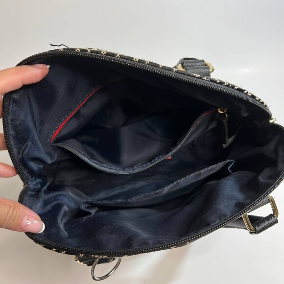 ❤️  Black Tommy Hilfiger purse ❤️ - Picture 8 of 10